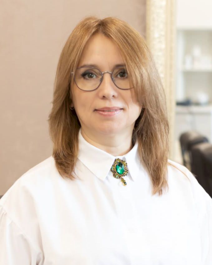 Елена Веденеева - Парикмахер-колорист — «Белый Лотос» (Геленджик)